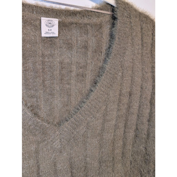 Urban Outfitters Green Fuzzy V Neck Cropped Sweater Small - Picture 3 of 5